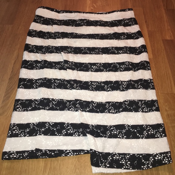 Lace Pencil Skirt- Lane Bryant - Picture 2 of 4